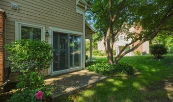 1934 N Charter Point Dr, Arlington Heights, IL 60004