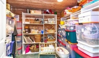 2734 Winter Garden Ct, Ann Arbor, MI 48105