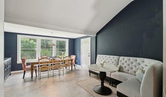 44 Winn Rd, Falmouth, ME 04105