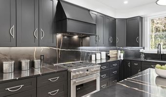5047 MACARTHUR Blvd NW, Washington, DC 20016