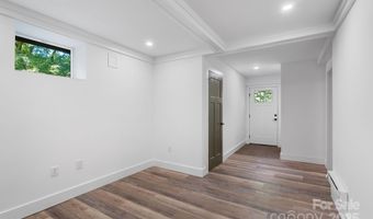 11 Upland Rd, Asheville, NC 28804