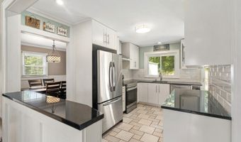 35 Skytop Rd, Andover, NJ 07860