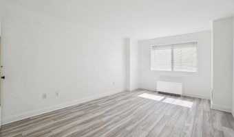 2059 HUNTINGTON Ave 111, Alexandria, VA 22303