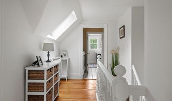 259 Middle Rd, Falmouth, ME 04105