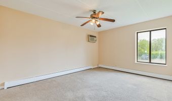 300 W FULLERTON Ave 102, Addison, IL 60101