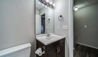 37 Country Place Ct, Alpharetta, GA 30005