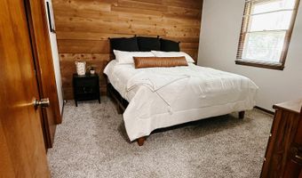 510 N Vine St, Agency, IA 52530
