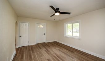 3912 53rd St, Des Moines, IA 50310