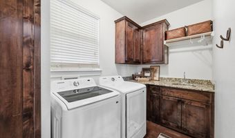 570 S Point Ct, Aledo, TX 76008