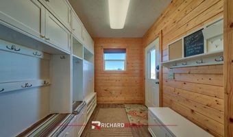 52 Road 8UC, Clark, WY 82435