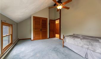 71 Phillips Ln, Glocester, RI 02814