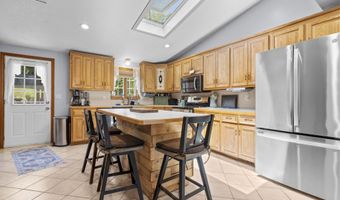 93 Marconi Ave, Bristol, CT 06010