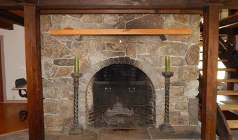 82 Breezy Hill Rd, Bradford, NH 03221