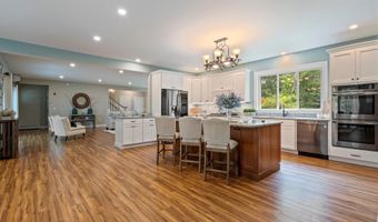 271 Red Gate Ln, Acton, ME 04001