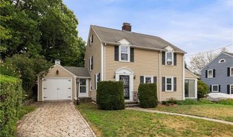 10 Pelham Pkwy, North Providence, RI 02911