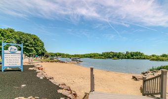 10015 Windjammer Trl, Aurora, OH 44202