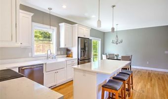 9 Cassidy Trl, Coventry, RI 02816