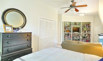 12 Howe St, Bristol, RI 02809