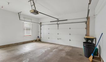 2109 N Charter Point Dr, Arlington Heights, IL 60004
