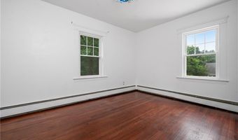 60 White Pkwy, North Smithfield, RI 02896