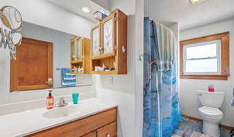4370 NE 64th St, Altoona, IA 50009
