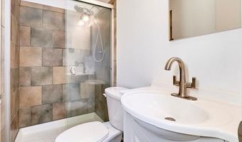 221 Braeshire Dr A, Ballwin, MO 63021