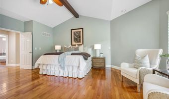 924 Forest Lake Ct, Ballwin, MO 63021