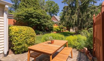 4903 EARLSTON Dr, Bethesda, MD 20816