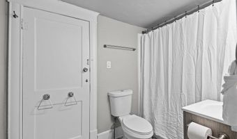 126 YALE St, Green Bay, WI 54303