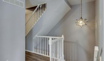 1632 Whispering Creek Dr, Ballwin, MO 63021