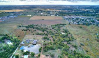3918 S 4th St, Chickasha, OK 73018