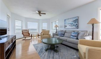 73 Conanicus Ave 4, Jamestown, RI 02835
