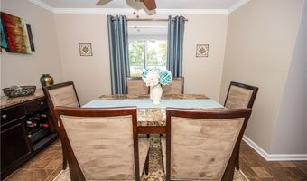 2 Southcreek Ct B, Amherst, NY 14051