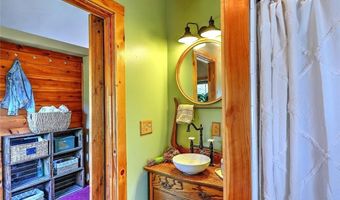 10 Narrow Ln, Charlestown, RI 02813