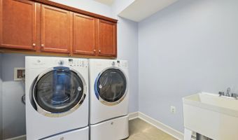 7 HEARTWOOD Ter, Rockville, MD 20855