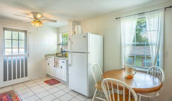 66 8th St, Apalachicola, FL 32320