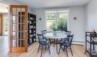22 JH Dwyer Dr, Middletown, RI 02842