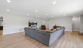 806 River Dr, Blaine, TN 37709