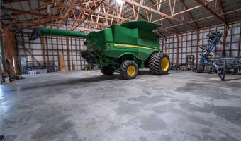 879 N 200 Rd, Baldwin City, KS 66006