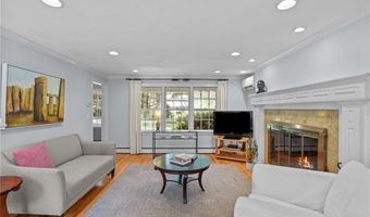 30 Stone Ridge Dr, East Greenwich, RI 02818
