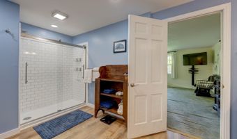 121 Sunset Ln, Berlin, CT 06037