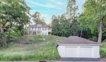 29 Vreeland Ave, Bloomingdale, NJ 07403