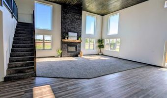 38515 129th St, Aberdeen, SD 57401