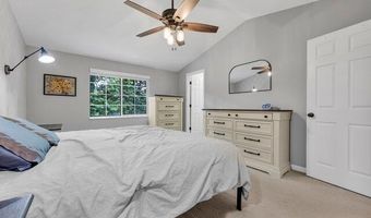 514 Great Hill Dr, Ballwin, MO 63021