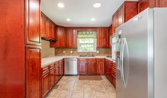 106 Lynnview Dr, Americus, GA 31709