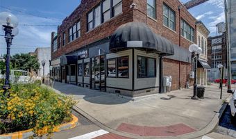 215 W 3rd St, Alton, IL 62002