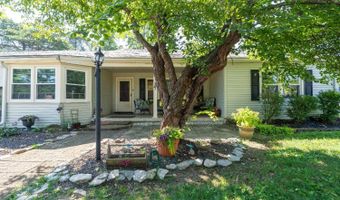 207 Donna Dr, Aurora, IN 47001