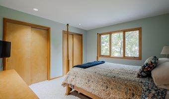 7 Cormorant Dr, Middletown, NJ 07748