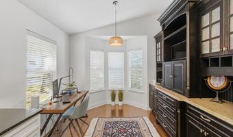 128 SEMINOLE Rd 11, Atlantic Beach, FL 32233