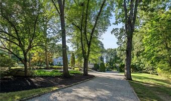 16 Hillside Rd, Cumberland, RI 02864